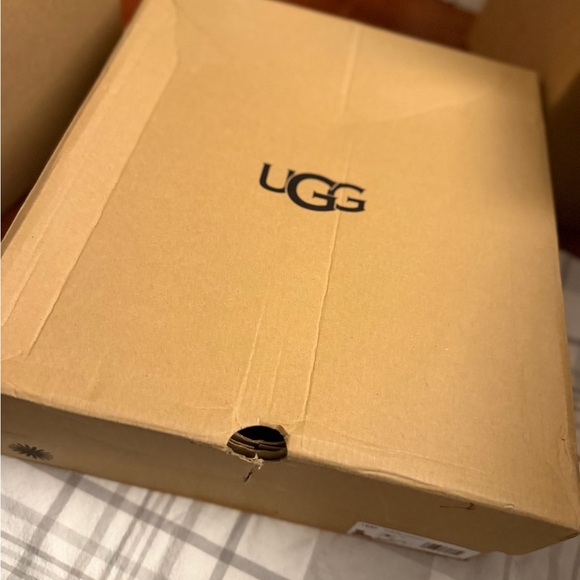 UGG Black Leather Platform Zip Ankle Boots water resistant - Picture 3 of 3